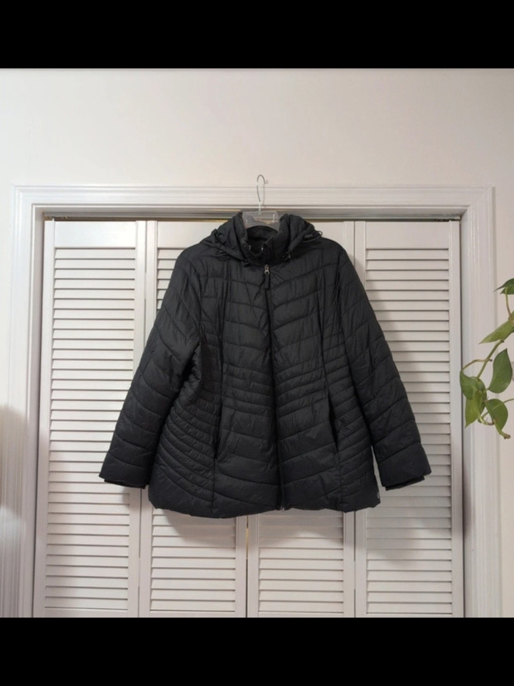 Women's Black Quilted Hooded Puffer Jacket